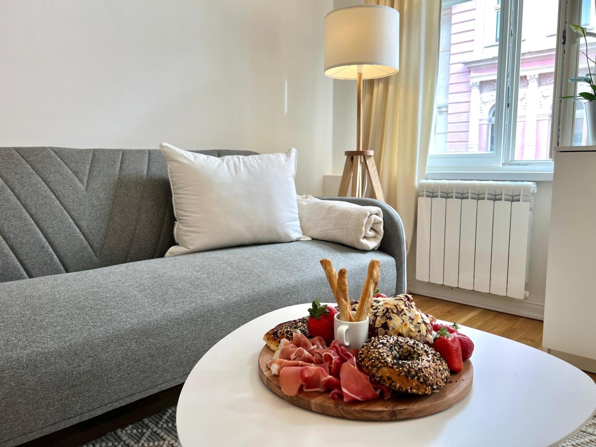 Treetess City Centre Prague Apartments Екстериор снимка